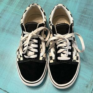 Women’s old skool, lace up vans sneakers -  size women’s 6.5, mens 5